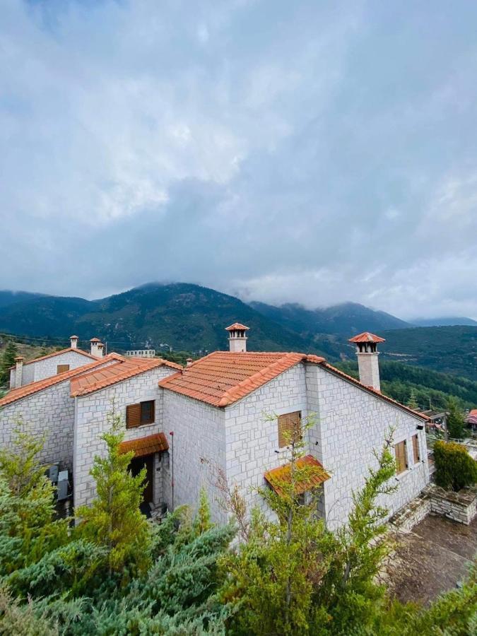 Καστρο Πετρινα Σαλε Καλαβρυτα Villa Kalavryta Exterior photo